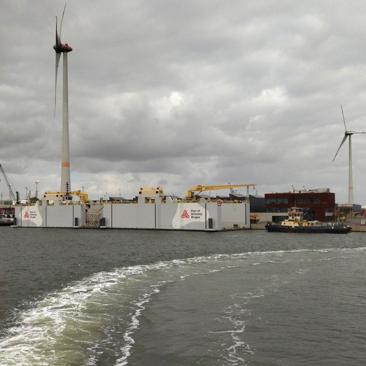 Drijvend dok Port of Antwerp Bruges